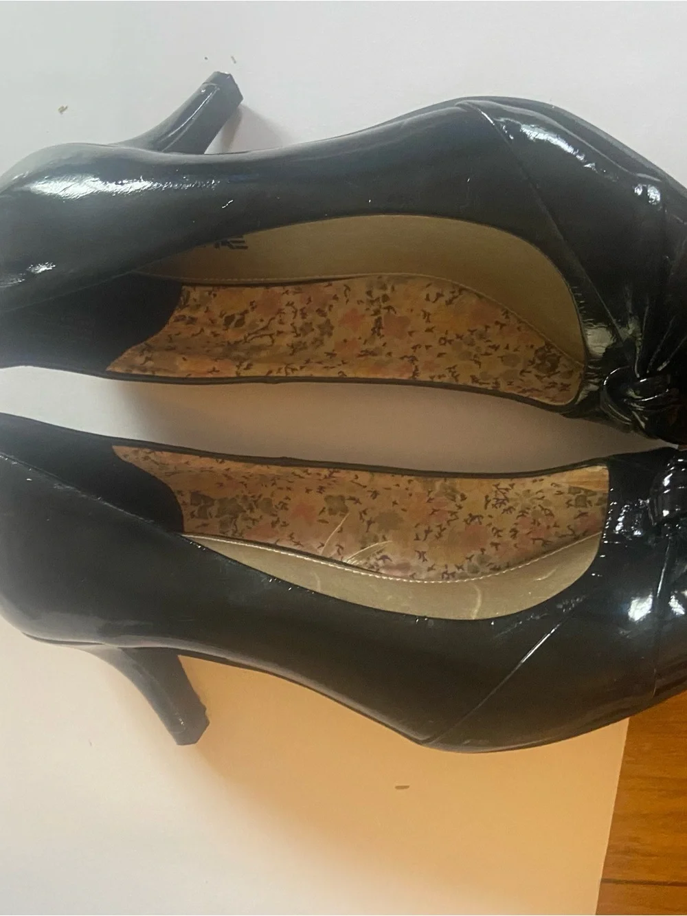 American Eagle Outfitters Black Patent Knot-Detail Pumps